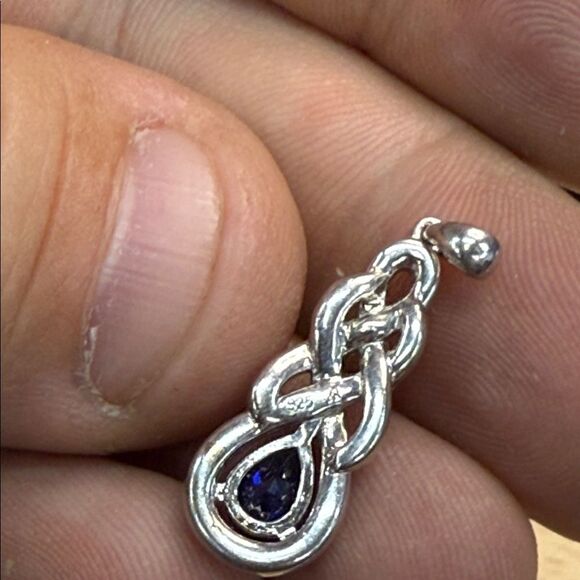 Elegant Sterling Silver and Blue Teardrop Pendant - Picture 3 of 3